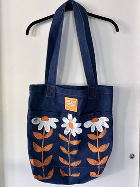 Daisy Print Navy Canvas Extra Large Tote Bag - Big Bud Press